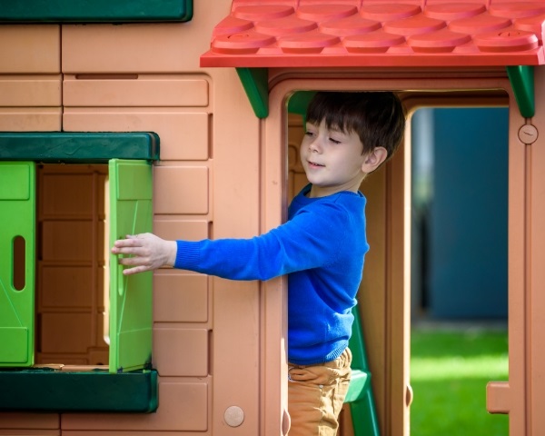 Παιδικά σπιτάκια & Κάστρα