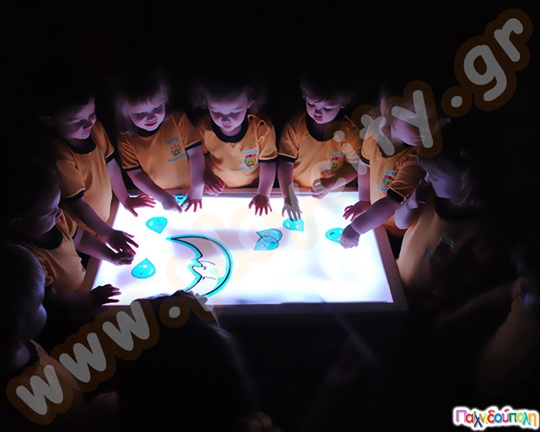 Μαγικό φωτιζόμενο τραπέζι