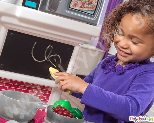 Πριγκιπική κουζίνα ροζ με φουξ Step2