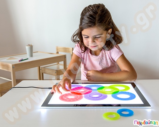 Διαφανείς κρίκοι με διαφορετική υφή