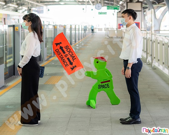 Ανθρωπάκι με σημαία κοινωνικής αποστασιοποίησης