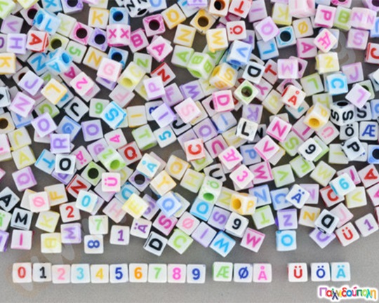 Χάντρες κύβοι γράμματα 100 γρ.