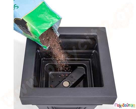 Γλάστρα μαύρη Step2