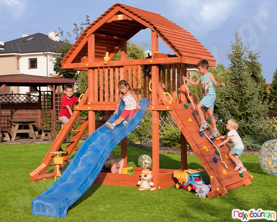 Ξύλινο γιγάντιο δεντρόσπιτο