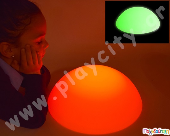 Φωτεινό βότσαλο LED με επίπεδη βάση